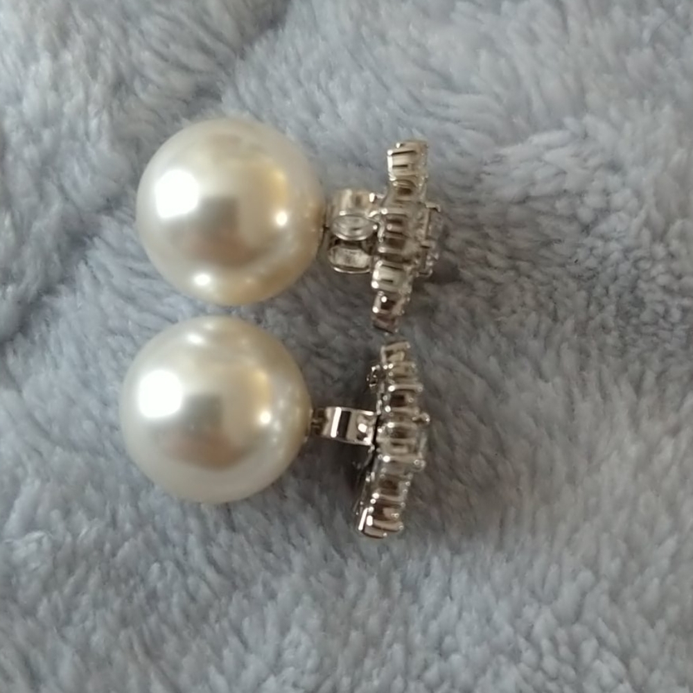 NADRI White Rhodium Snow Flake Pearl earrings - Picture 8 of 8